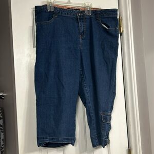 Avenue denim capris